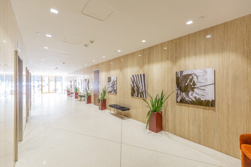 515 Houston St, Fort Worth, TX à vendre - Photo du bâtiment - Image 2 de 7