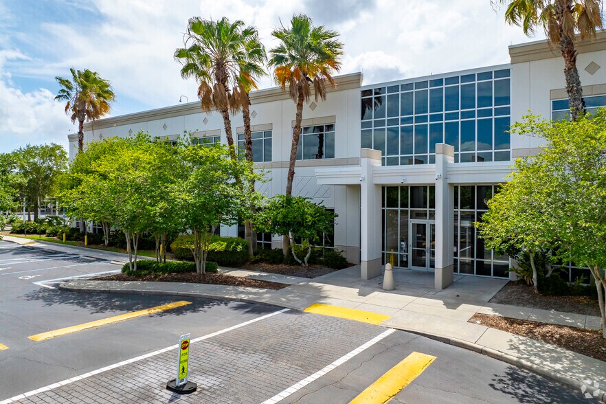 6252 Lee Vista Blvd, Orlando, FL à vendre - Photo du bâtiment - Image 1 de 16