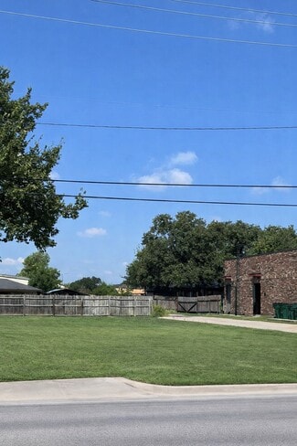 Plus de détails pour 212 S Warren St, Burleson, TX - Terrain à vendre