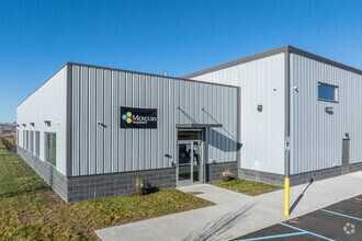 541 S Industrial Dr, Newaygo, MI - Aérien  Vue de la carte - Image1