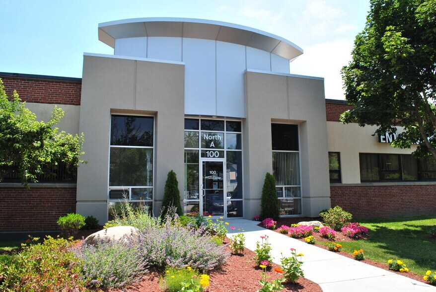 100 Tradecenter Dr, Woburn, MA à louer - Photo du bâtiment - Image 2 de 11