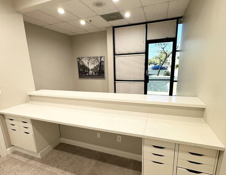 5505 W Chandler Blvd, Chandler, AZ for lease - Interior Photo - Image 3 of 7