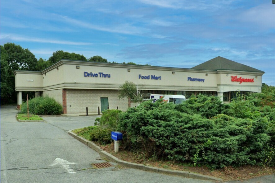 85 Huttleston Ave, Fairhaven, MA à louer - Photo du bâtiment - Image 2 de 5