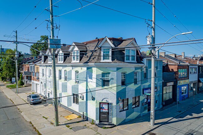 Plus de détails pour 32 Barton St E, Hamilton, ON - Commerce de détail à vendre