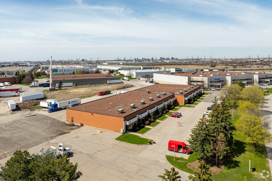 4 Paget Rd, Brampton, ON à louer - Aérien - Image 2 de 2