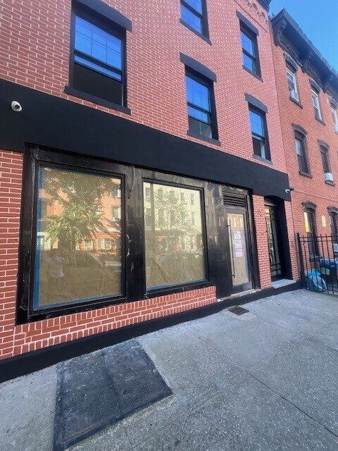 More details for 200 Meserole St, Brooklyn, NY - Retail for Lease