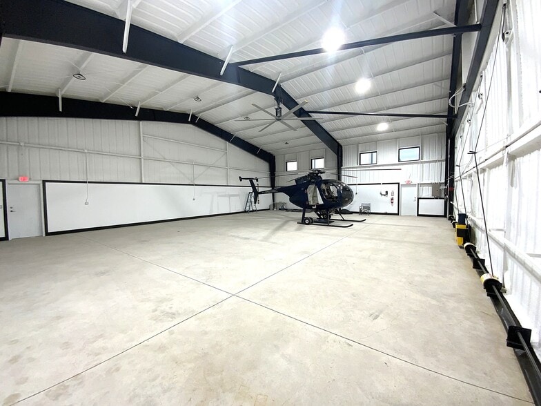 2212 Airport dr, Gainesville, TX for sale - Primary Photo - Image 1 of 8