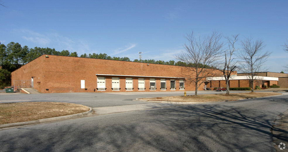 3029 Bankers Industrial Dr, Atlanta, GA for lease - Building Photo - Image 2 of 4