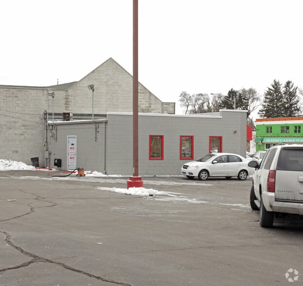 27364 Woodward Ave, Royal Oak, MI for sale - Building Photo - Image 2 of 11