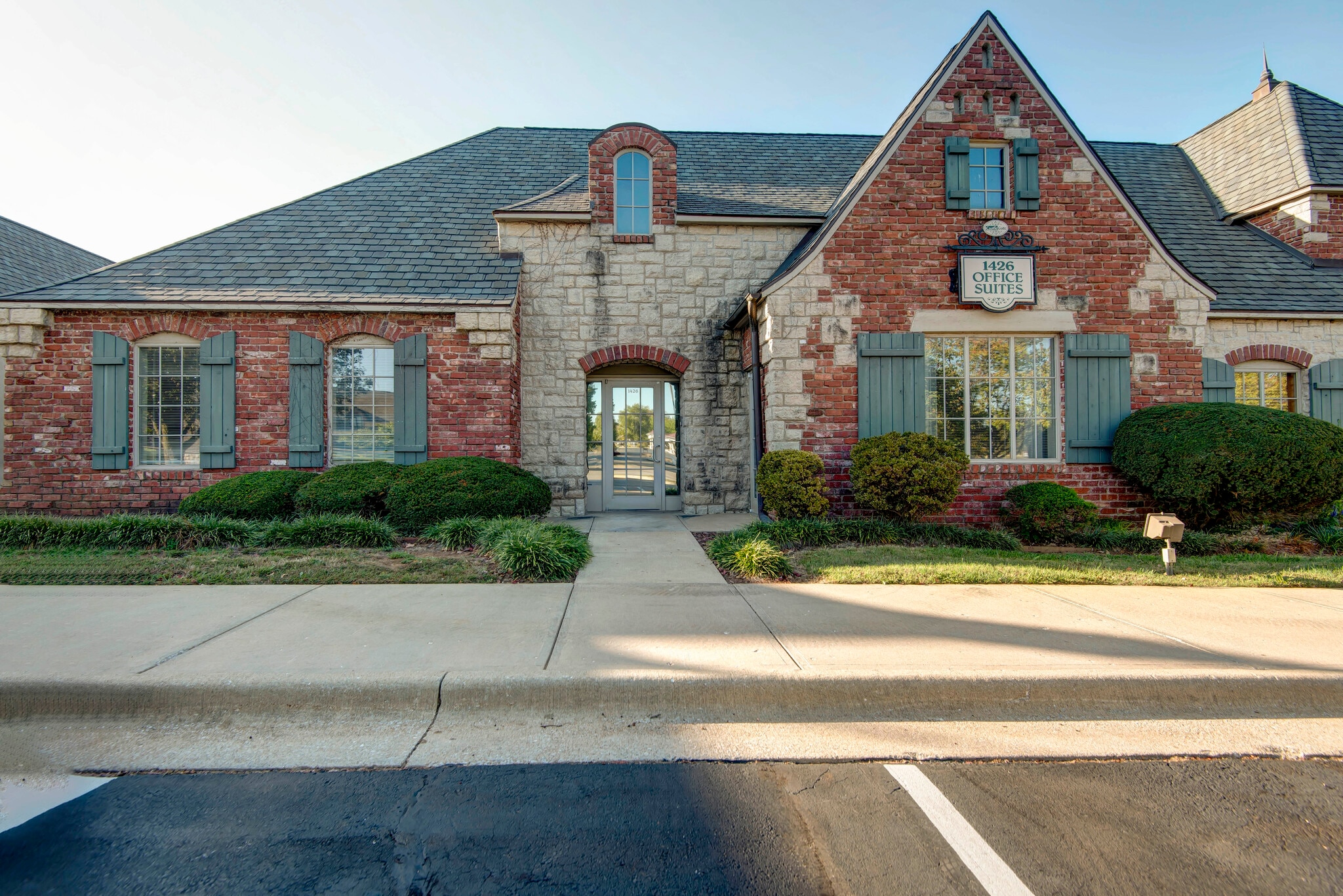 1420-1426 E Bradford Pky, Springfield, MO for lease Primary Photo- Image 1 of 25