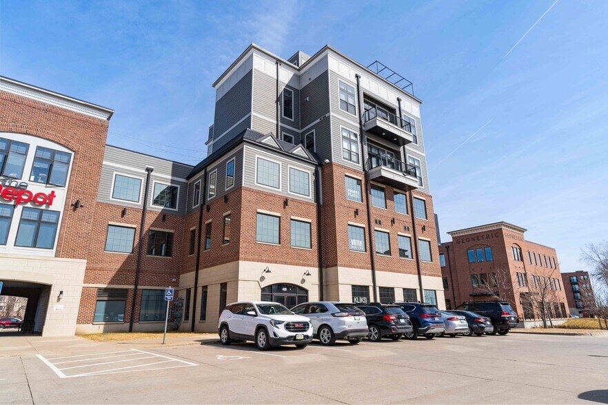 420 12th Ave SE, Cedar Rapids, IA à vendre - Photo du bâtiment - Image 2 de 30