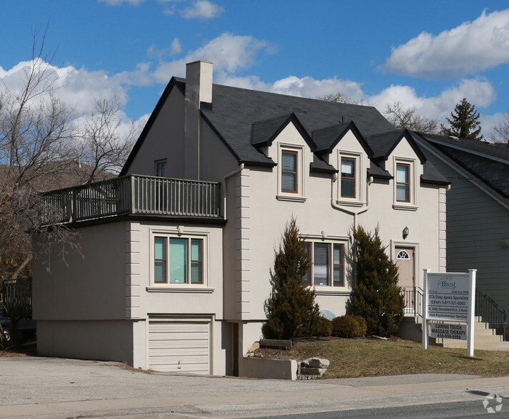 156 Sheppard Ave W, Toronto, ON for lease - Building Photo - Image 3 of 3