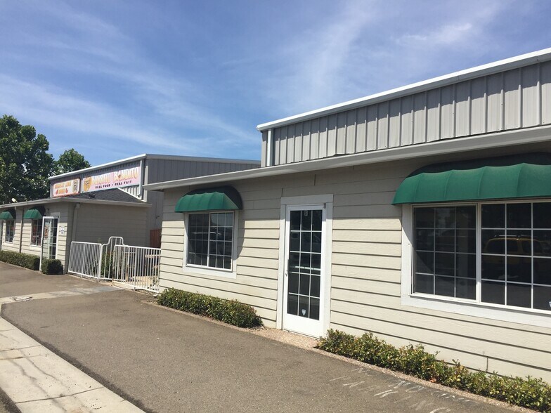 8938 Airport Rd, Redding, CA for lease - Building Photo - Image 2 of 5