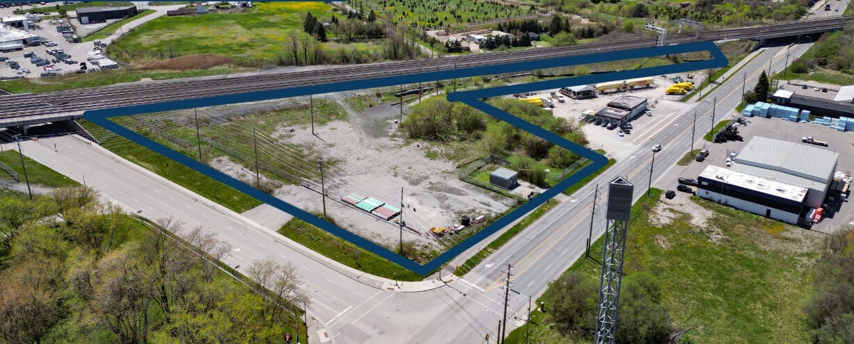 Victoria St E, Whitby, ON à vendre Photo du bâtiment- Image 1 de 1