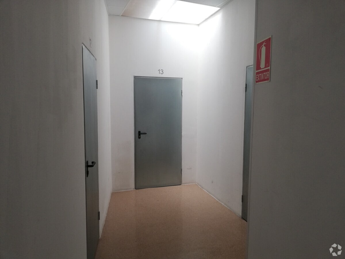 Calle del Monte Aya, 24, Madrid, MAD 28031 - Unit Puerta 2-3 - - Interior Photo - Image 2 of 4