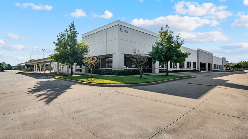 6550 W Sam Houston Pky N, Houston, TX for lease - Building Photo - Image 3 of 5