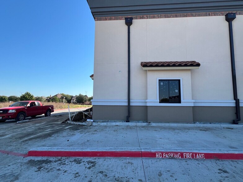 2484 Stonebrook Pky, Frisco, TX for lease - Building Photo - Image 3 of 11