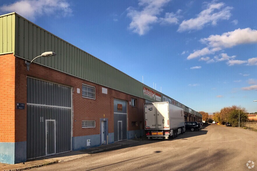 Calle Hierro, 44, Villalbilla, Madrid à louer - Photo du bâtiment - Image 2 de 2