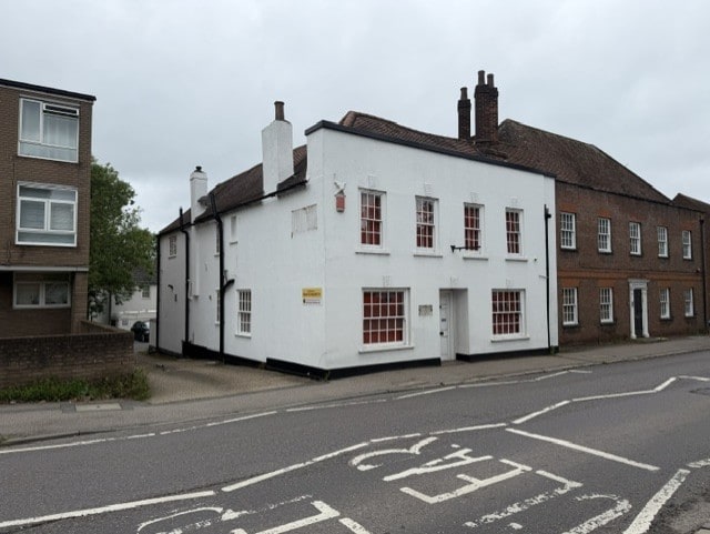 12 High St, Elstree à louer - Photo du bâtiment - Image 3 de 5