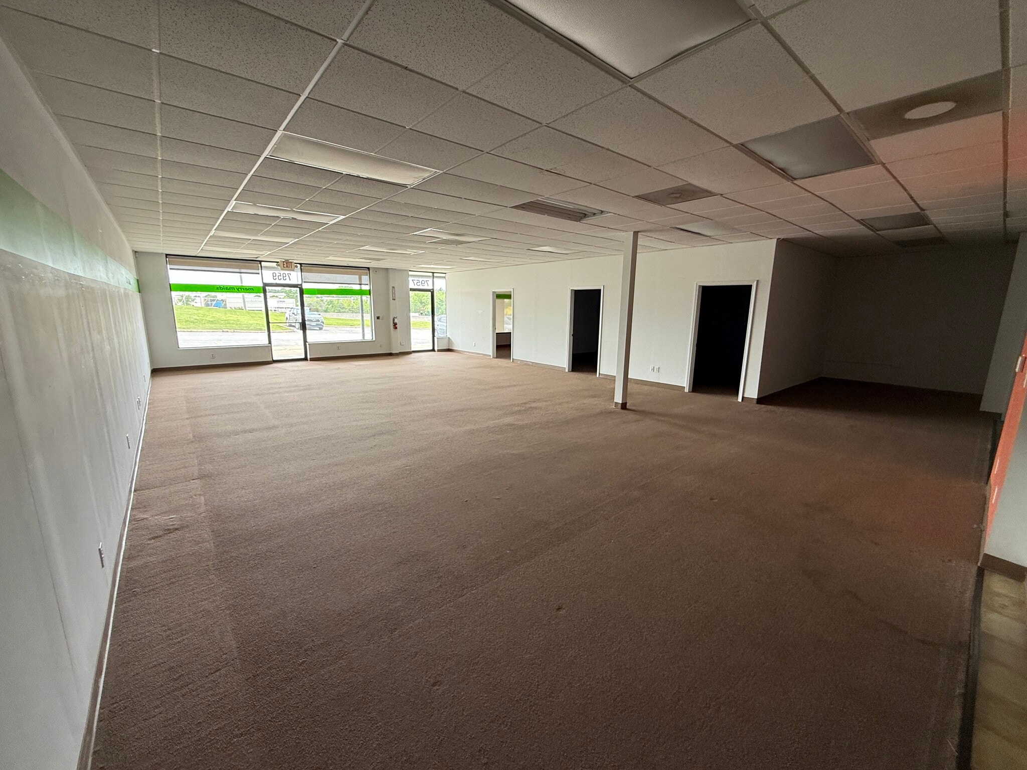 7931-7967 E Frontage Rd, Overland Park, KS for lease Interior Photo- Image 1 of 5