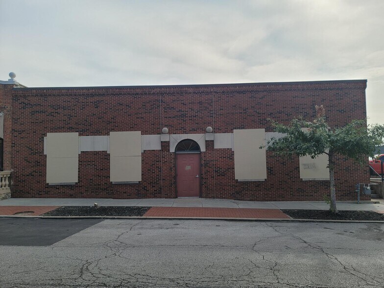 3947 Broadway St, Kansas City, MO for lease - Building Photo - Image 2 of 8