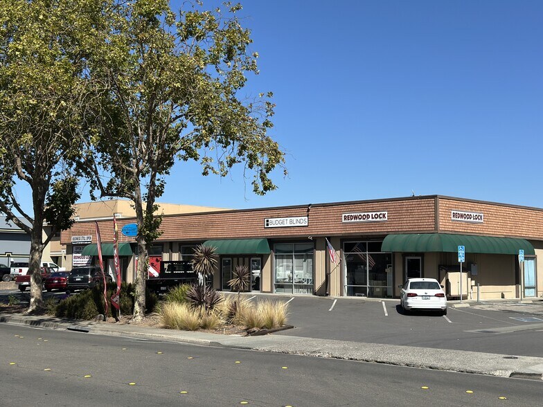 5700-5708 Commerce Blvd, Rohnert Park, CA for lease - Building Photo - Image 1 of 7