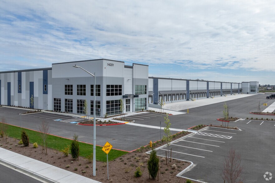 14201 40th Dr NE, Marysville, WA à louer - Photo du bâtiment - Image 3 de 7