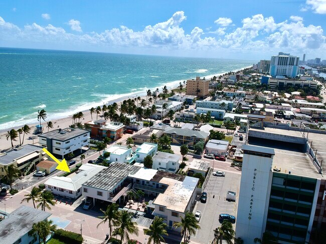 Plus de détails pour 2212 N Surf Rd, Hollywood, FL - Spécialité à vendre