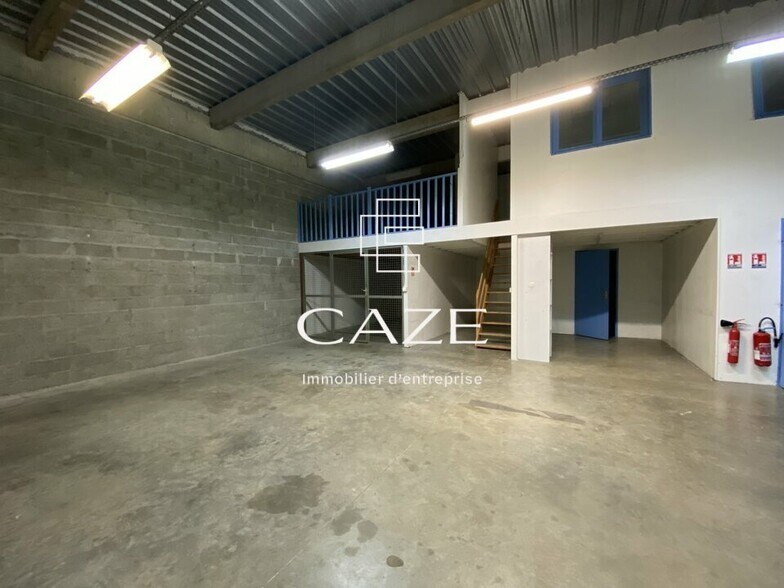 Flex in Le Haillan for lease - Interior Photo - Image 2 of 6