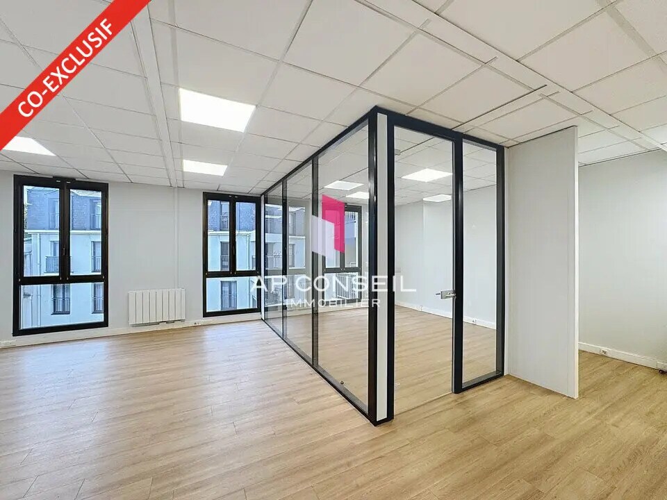 Office in Saint-Germain-en-Laye for lease Interior Photo- Image 1 of 8