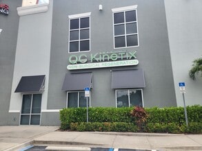 9961 Interstate Commerce Dr, Fort Myers, FL à louer Photo intérieure- Image 1 de 29