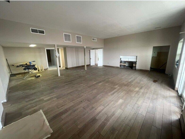 800 E Dickinson Blvd, Fort Stockton, TX à louer - Photo du bâtiment - Image 2 de 5