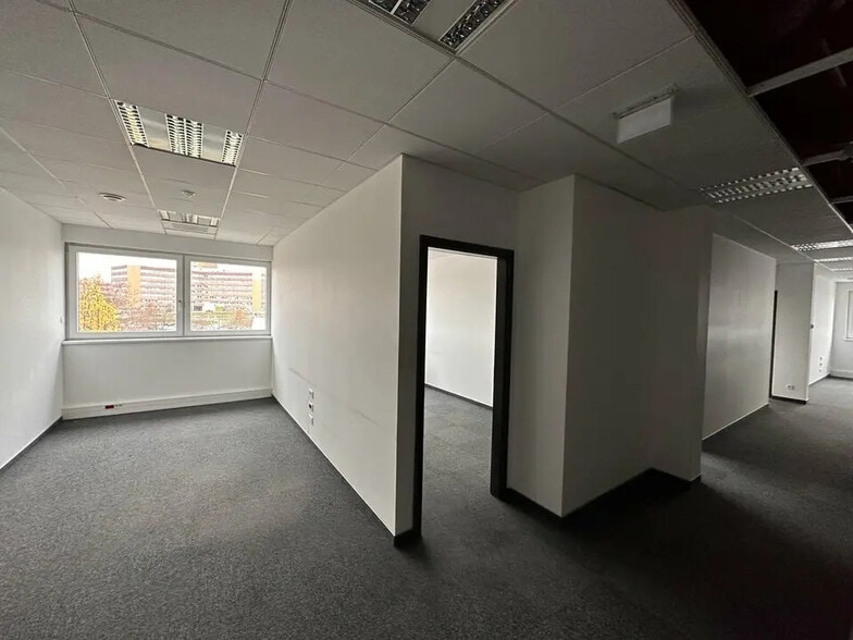 Office in Strasbourg for lease - Interior Photo - Image 3 of 6
