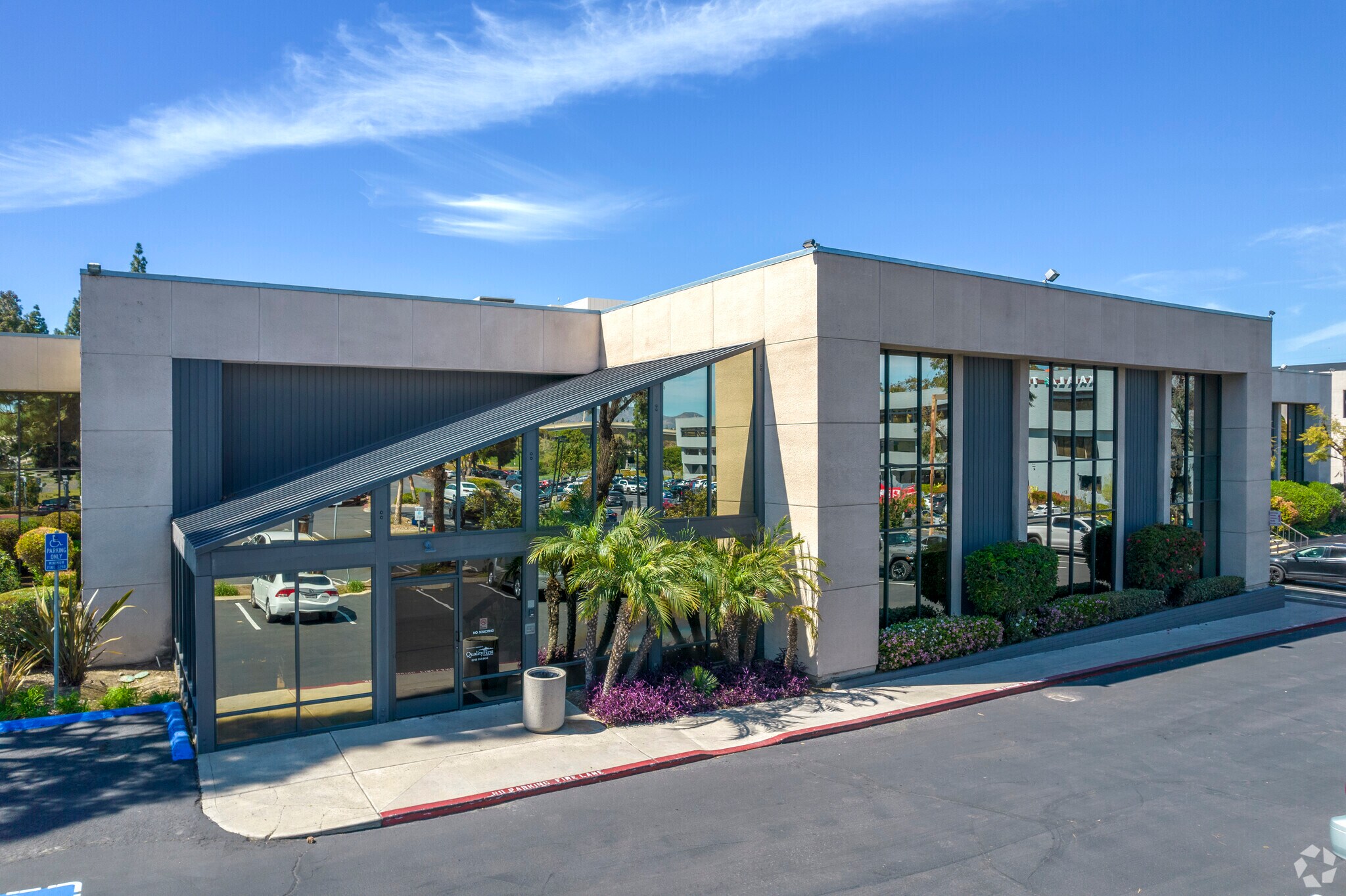 3636 Camino del Rio N, San Diego, CA à louer Photo du bâtiment- Image 1 de 7