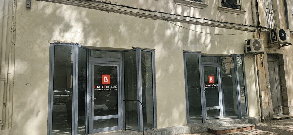 Retail in Carpentras for lease - Building Photo - Image 1 of 6