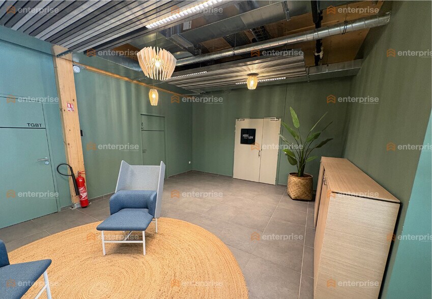 Office in Villeneuve-d'Ascq for lease - Lobby - Image 2 of 8