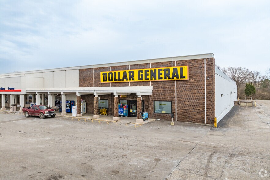 2772 Maysville Pike, Zanesville, OH for lease - Primary Photo - Image 1 of 4