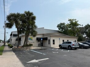 910 S 8th St, Fernandina Beach, FL for lease Interior Photo- Image 1 of 10
