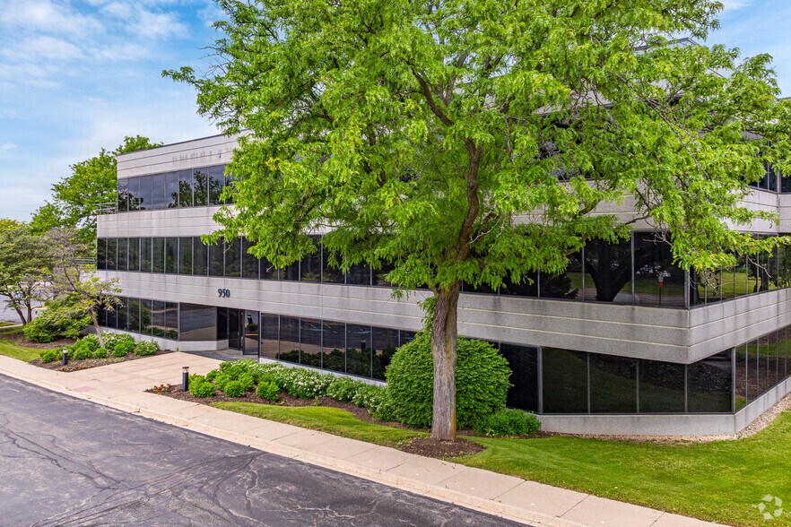 950 Warrenville Rd, Lisle, IL à vendre - Photo du bâtiment - Image 2 de 5