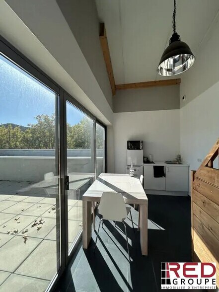 Bureau dans Le Tholonet à louer - Photo intérieure - Image 3 de 10