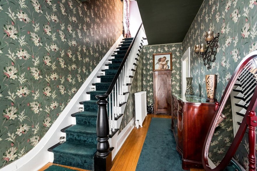 562 5th Ave, Troy, NY à louer - Photo du bâtiment - Image 3 de 64