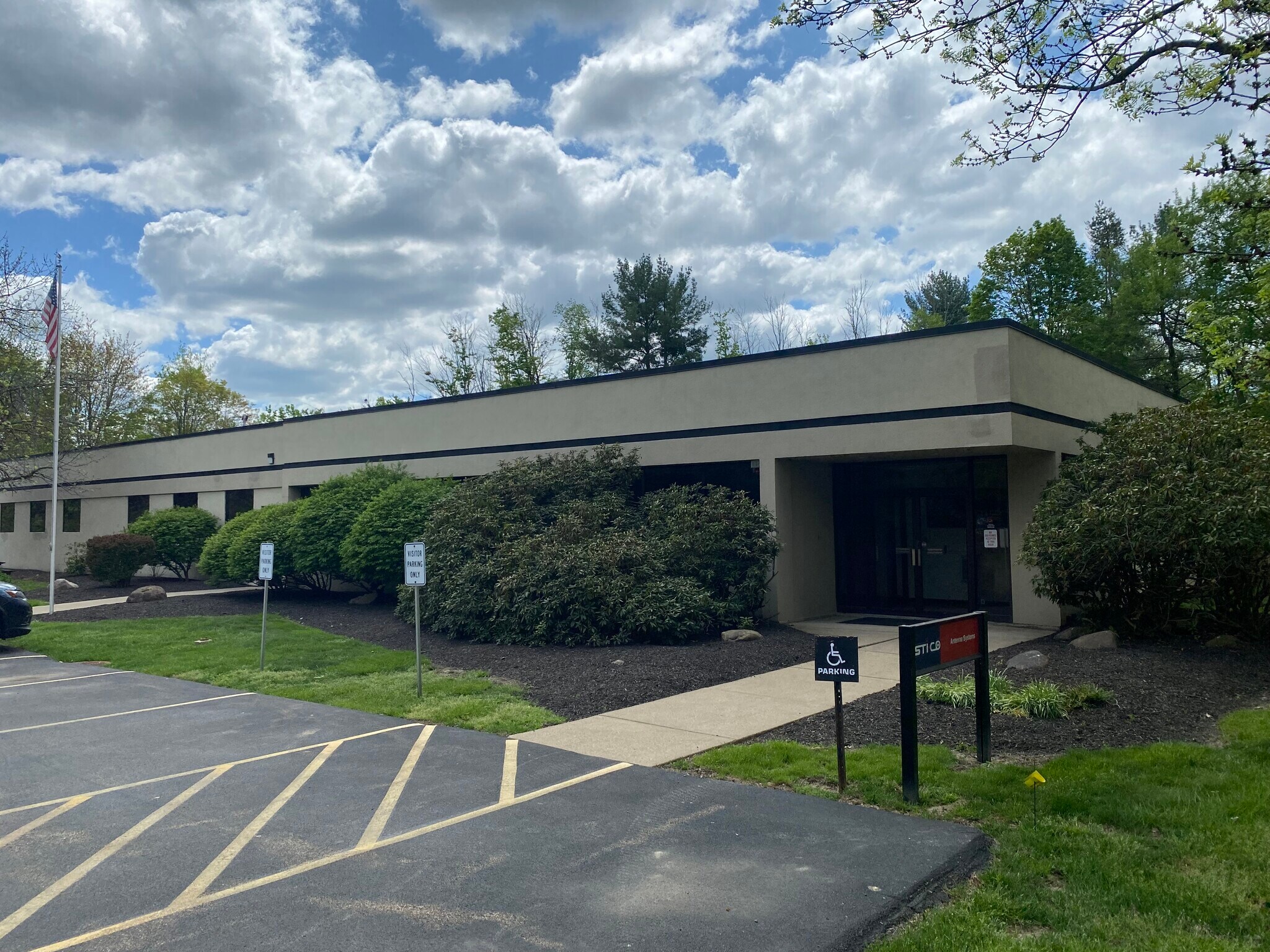 11 Cobham Dr, Orchard Park, NY à vendre Photo du bâtiment- Image 1 de 1