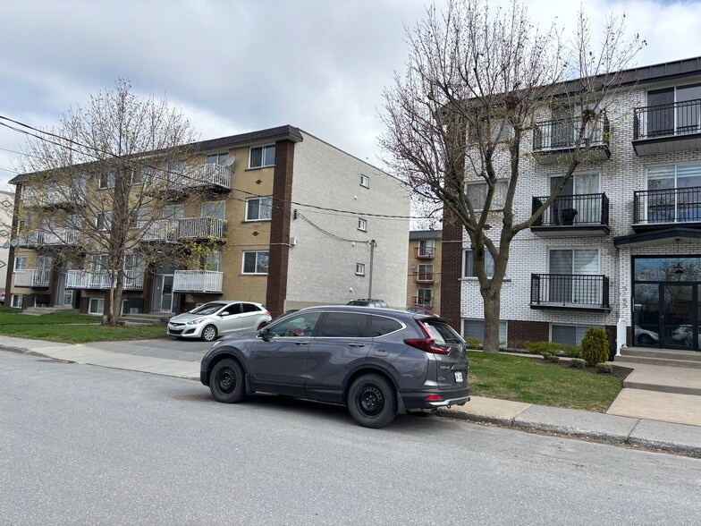 3165 Rue De Mont-Royal, Saint-hubert, QC for sale - Building Photo - Image 3 of 21