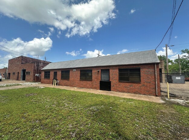 8443 Wabash Ave, Saint Louis, MO à vendre - Photo du bâtiment - Image 3 de 9