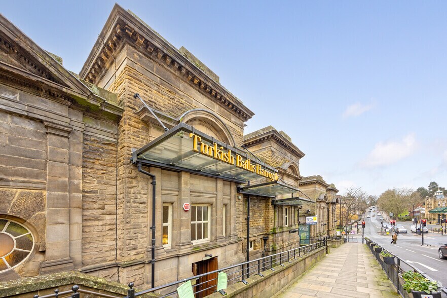 Crescent Rd, Harrogate à louer - Photo du bâtiment - Image 2 de 13