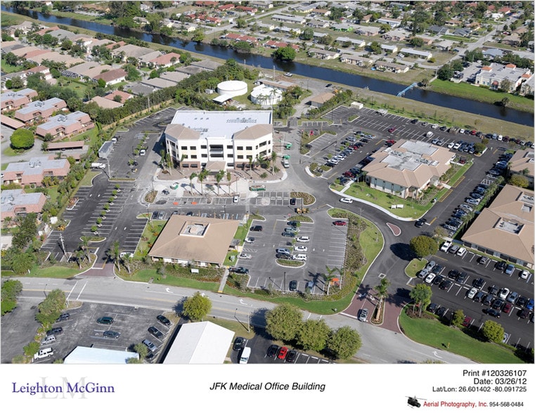 180 John F Kennedy Dr, Atlantis, FL à louer - Photo du bâtiment - Image 2 de 11
