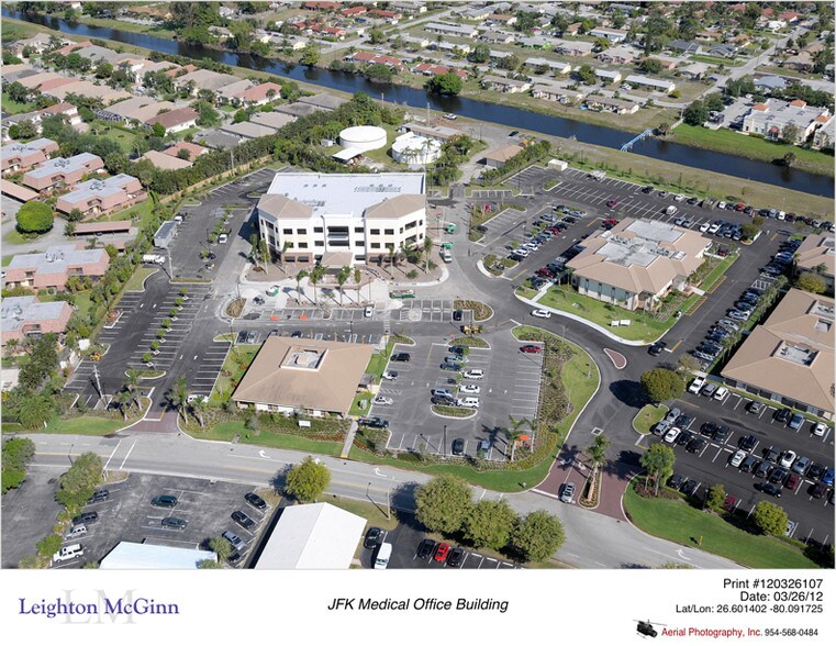 180 John F Kennedy Dr, Atlantis, FL à louer - Photo du bâtiment - Image 2 de 11