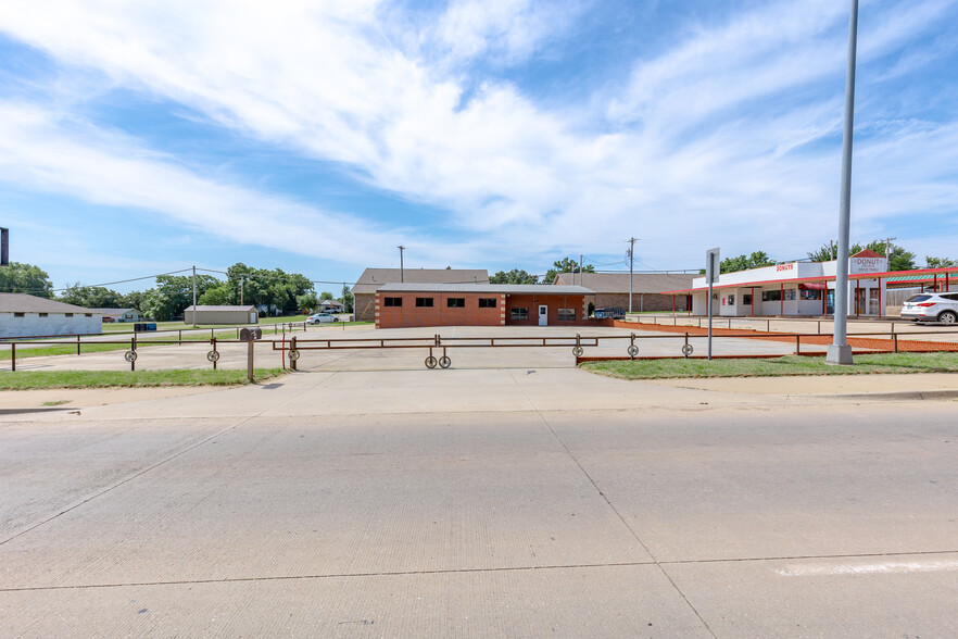 224 Veterans Memorial Hwy, Blanchard, OK à vendre - Photo du bâtiment - Image 1 de 1