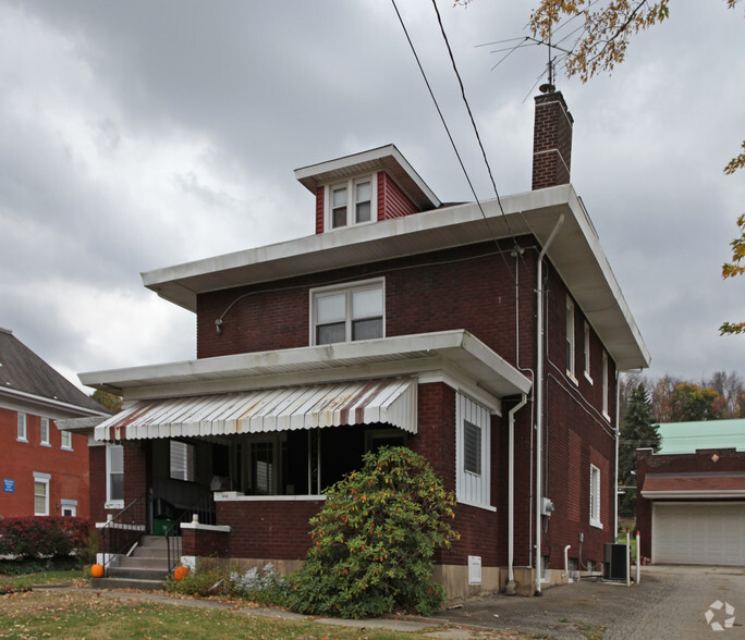 1660 Lincoln Way, Mckeesport, PA for sale - Primary Photo - Image 1 of 1