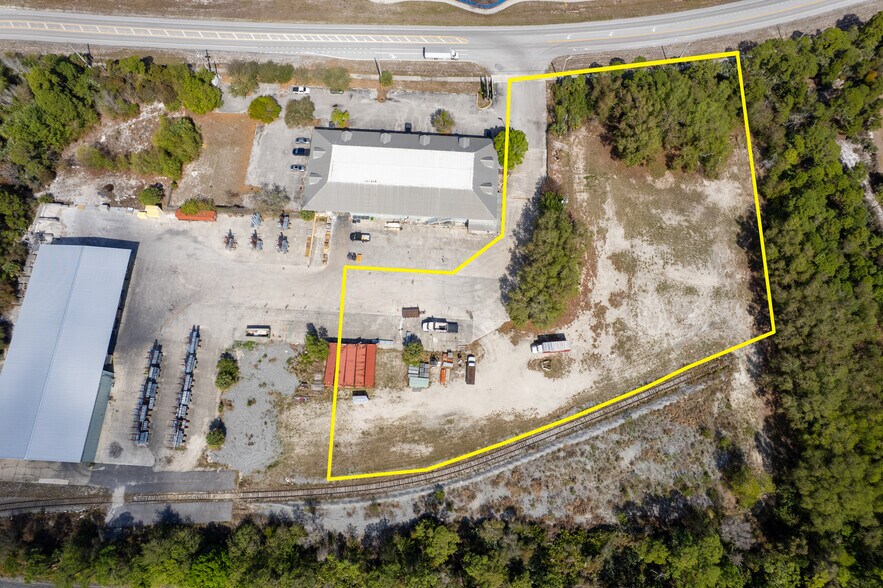 1551 NE Savannah Rd, Jensen Beach, FL à louer - Photo du bâtiment - Image 3 de 3